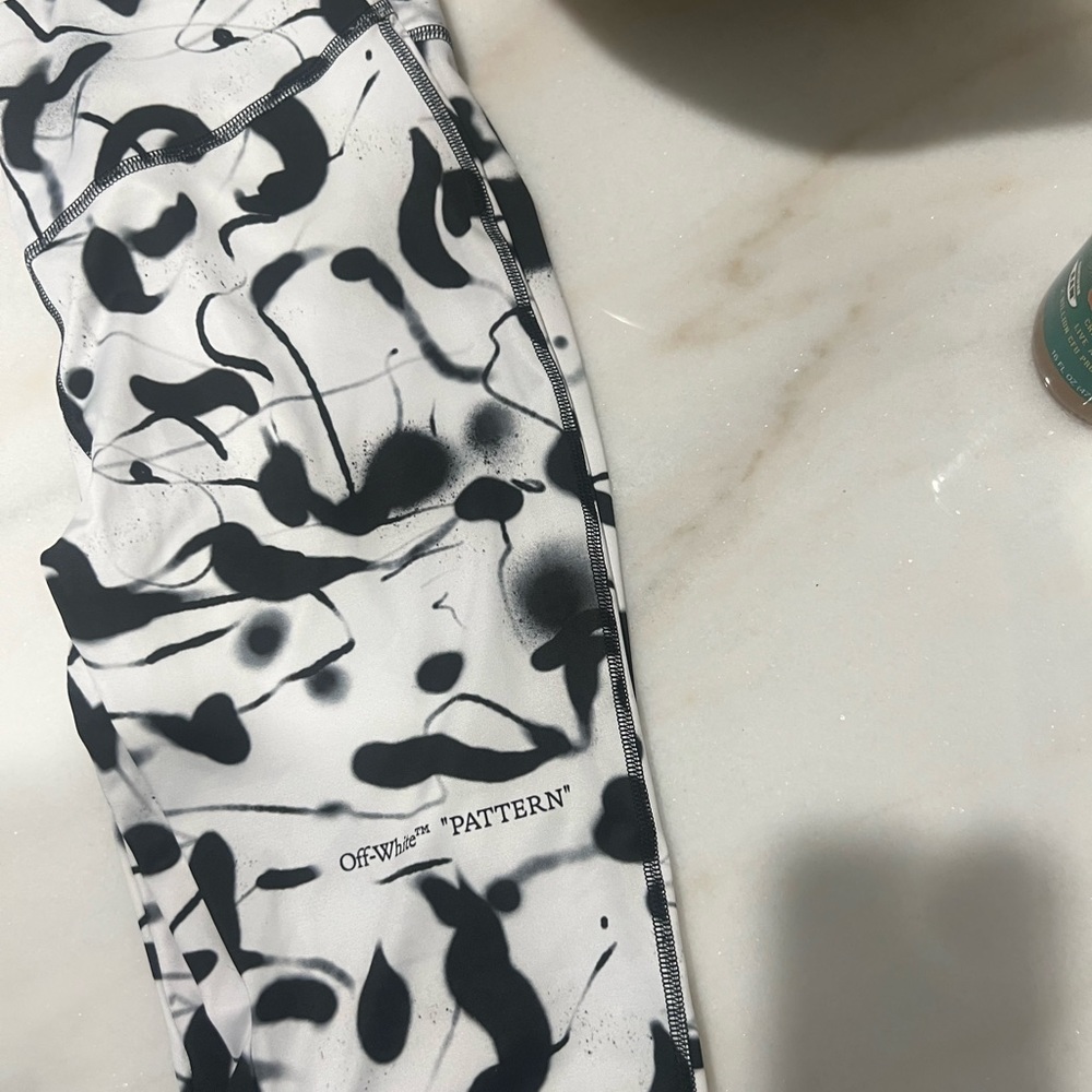 Off White Athletic Set Worn Once - image 3